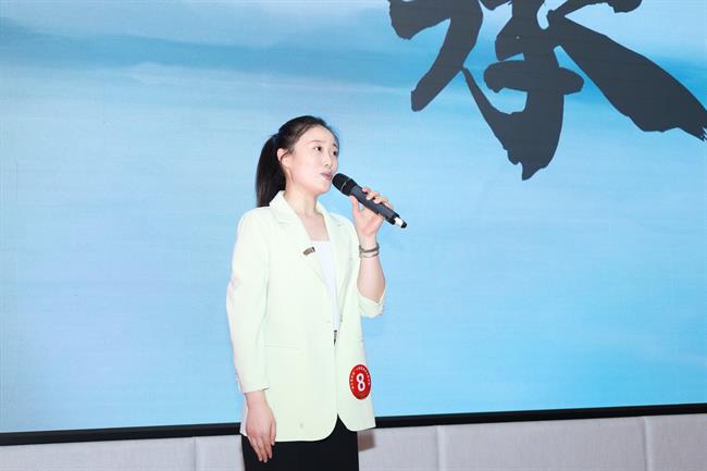 杨茜.jpg